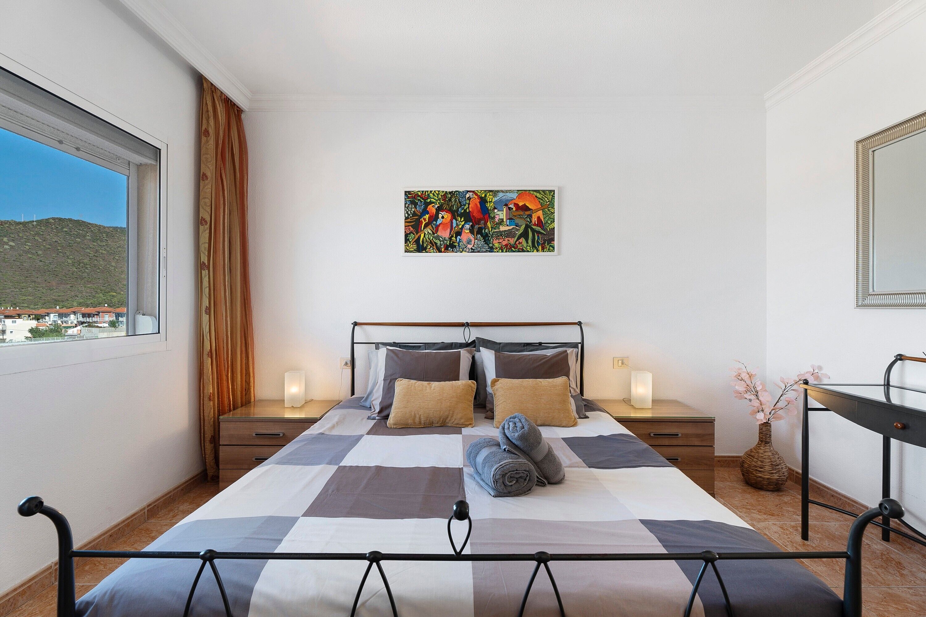 3 makuuhuonetta, silitysrauta/-lauta, ilmainen Wi-Fi, vuodevaatteet