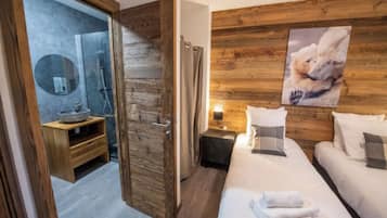 12 bedrooms, iron/ironing board, free WiFi, bed sheets