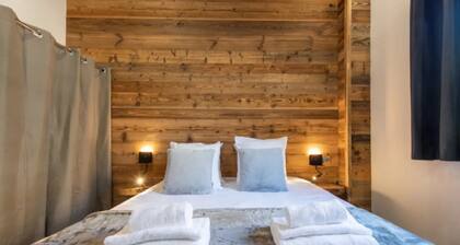 Chalet '24 Pers Sur La Roite Du Tour' with Balcony and Wi-Fi