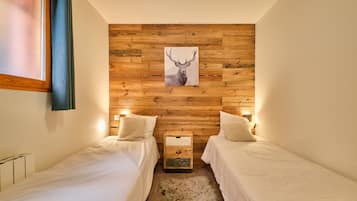 6 bedrooms, iron/ironing board, free WiFi, bed sheets