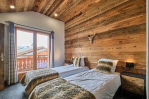 6 bedrooms, iron/ironing board, free WiFi, bed sheets