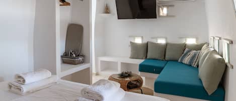 Iron/ironing board, free WiFi, bed sheets