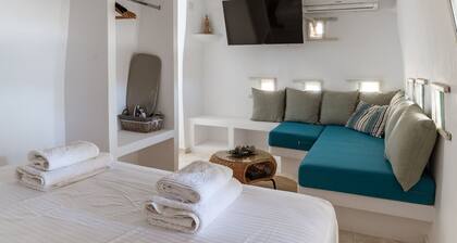 Studio Apartment 'Kleris Apartment 8 Tinos' with Sea View, Wi-Fi and Air Conditioning