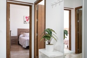 2 chambres, fer et planche à repasser, Wi-Fi gratuit, draps fournis