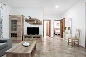 2 bedrooms, iron/ironing board, free WiFi, bed sheets - Rural Holiday Home 'El Chorrillo' with Private Pool, Wi-Fi and Air Conditioning (Conil de la Frontera)