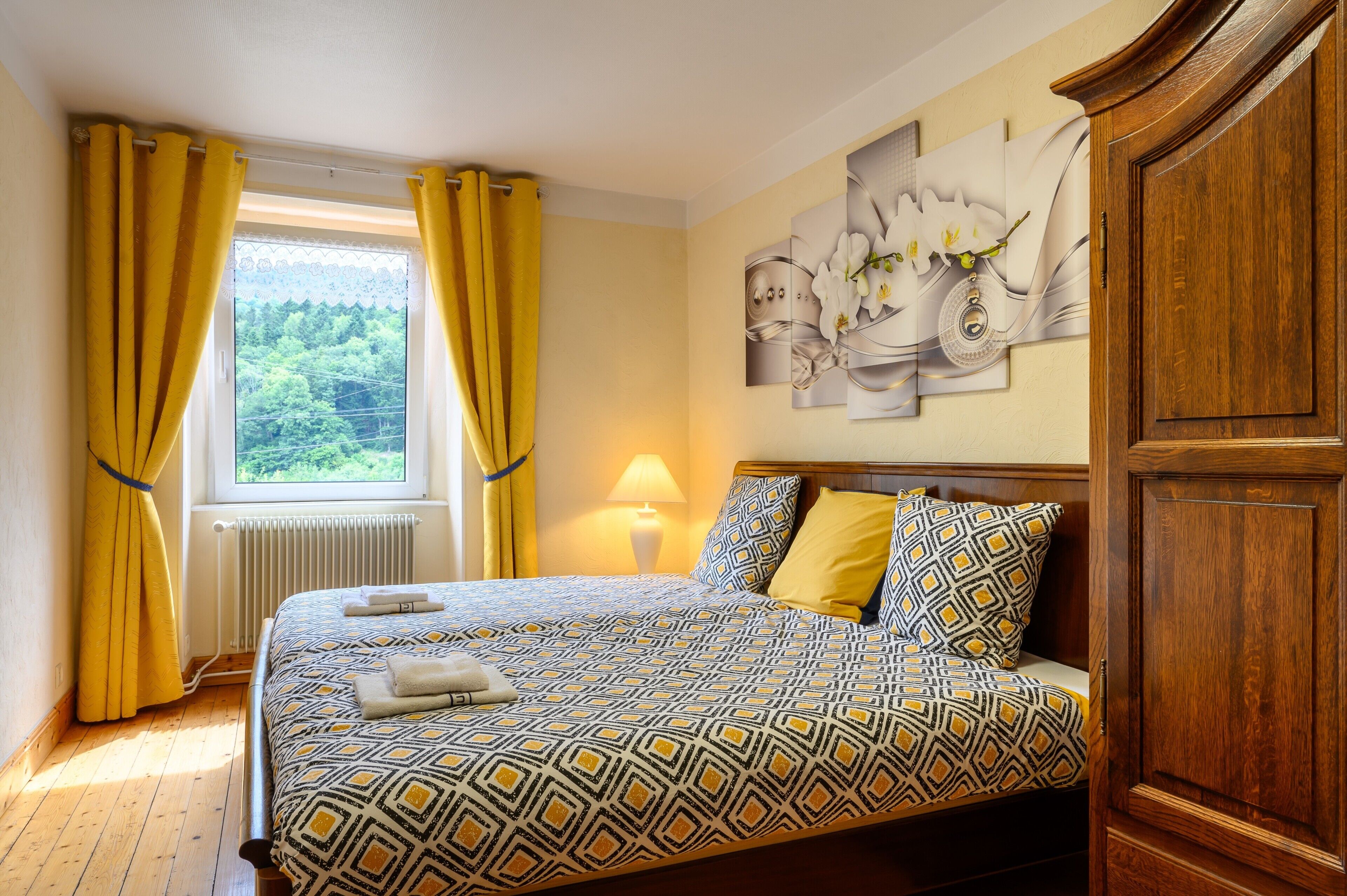 5 bedrooms, free WiFi, bed sheets