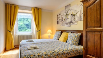 5 bedrooms, free WiFi, bed sheets