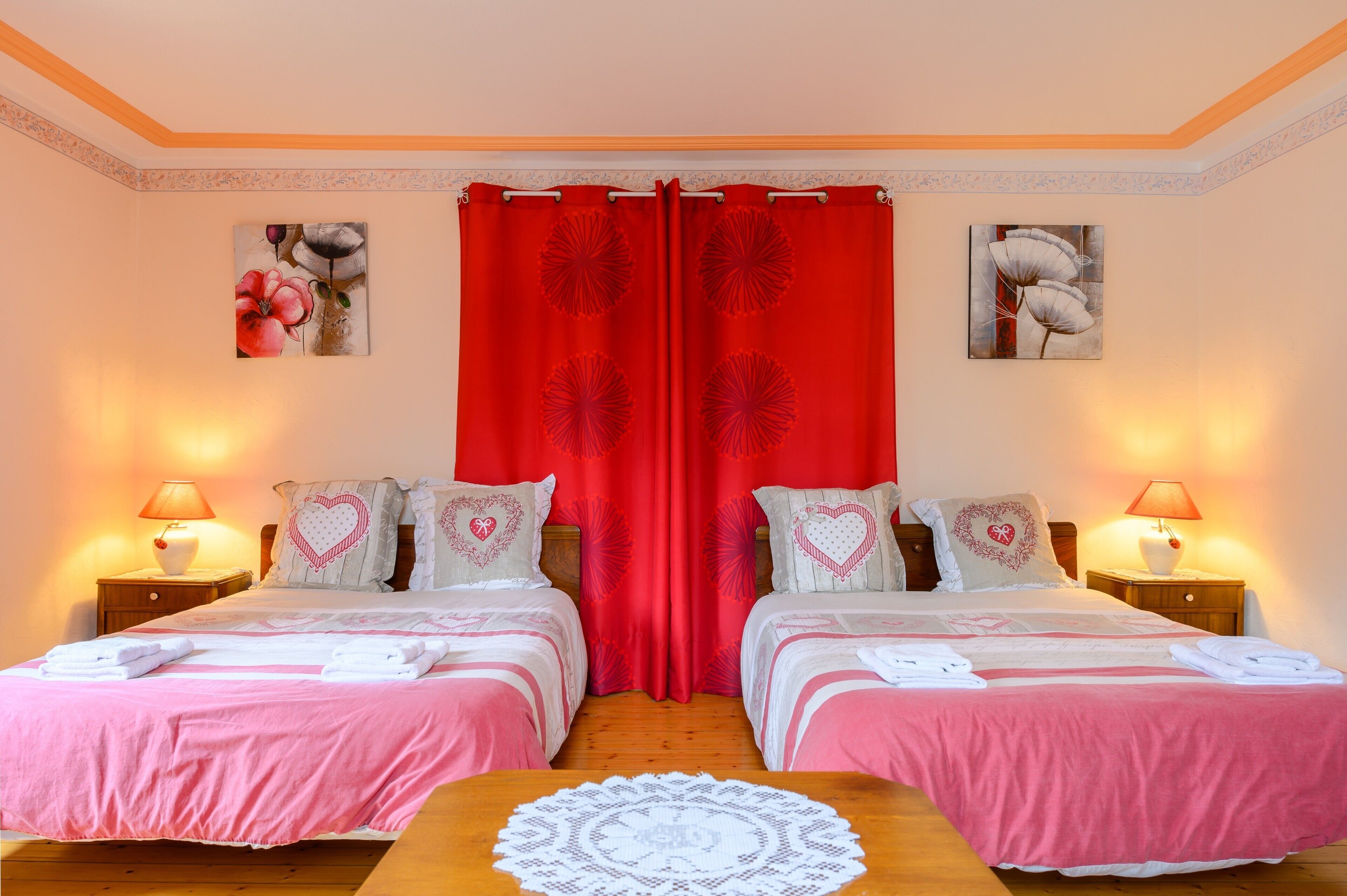 5 bedrooms, free WiFi, bed sheets