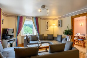 TV - Villa 'Balboa' with Wi-Fi and Air Conditioning (sondernach)