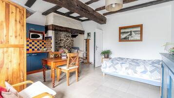 1 sovrum, strykjÀrn/strykbrÀda, gratis wi-fi och sÀngklÀder