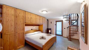 1 habitación, wifi y ropa de cama