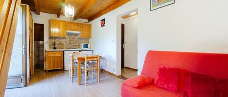 Tv, dvd-afspiller, stereoanlæg