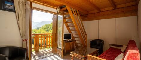 TV, DVD player, aparelho de som