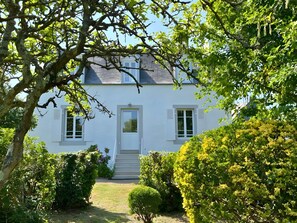 Exterior - Chic 3-Star Villa 'Ker Lotig' with Sea View, Private Terrace & Wi-Fi (Locquirec)