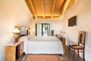 4 slaapkamers, een strijkplank/strijkijzer, gratis wifi, beddengoed