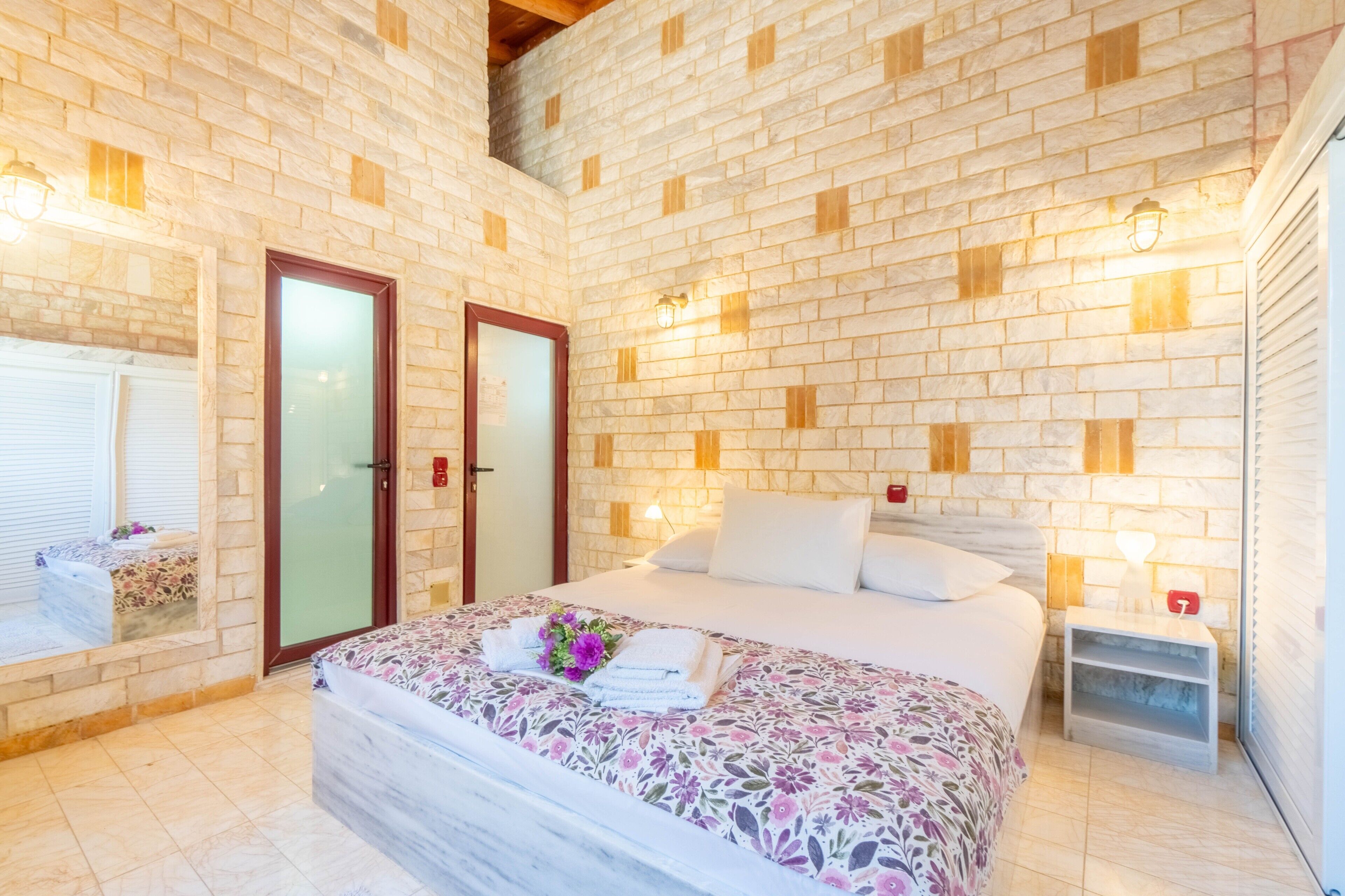 3 chambres, fer et planche à repasser, accès au Wi-Fi (inclus)