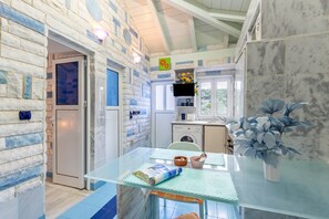 Dining - Studio Apartment 'Paco's Resort Standard  1' with Mountain View, Wi-Fi and Air Conditioning (Paxoi)