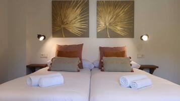 3 slaapkamers, een strijkplank/strijkijzer, gratis wifi, beddengoed