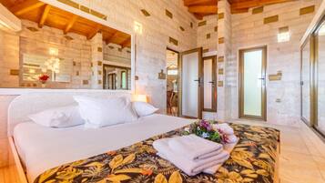 1 chambre, fer et planche à repasser, accès au Wi-Fi (inclus)