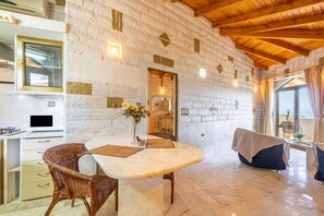 Dining - Apartment 'Paco's Resort Luxury Villa 18' with Sea View, Wi-Fi and Air Conditioning (Paxoi)