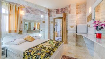 4 chambres, fer et planche à repasser, Wi-Fi gratuit, draps fournis