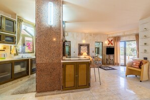 Interior - Country House 'Paco's Resort Luxury House 16' with Sea View, Wi-Fi and Air Conditioning (Paxoi)