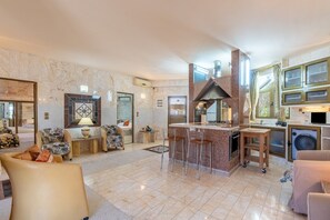 Interior - Country House 'Paco's Resort Luxury House 16' with Sea View, Wi-Fi and Air Conditioning (Paxoi)