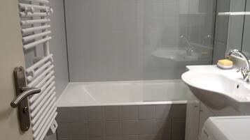 Badewanne, Haartrockner