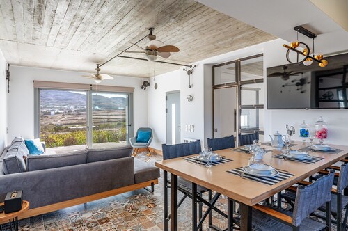 Country House 'A The' with Mountain View, Shared Terrace and Wi-Fi