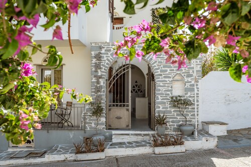 Studio Apartment 'En Tino 2' with Shared Terrace, Wi-Fi and Air Conditioning