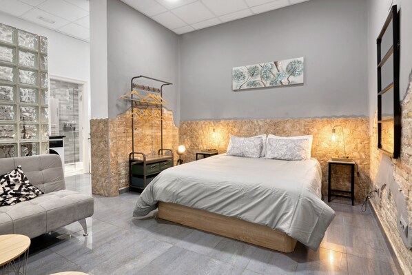 1 bedroom, free WiFi, bed sheets