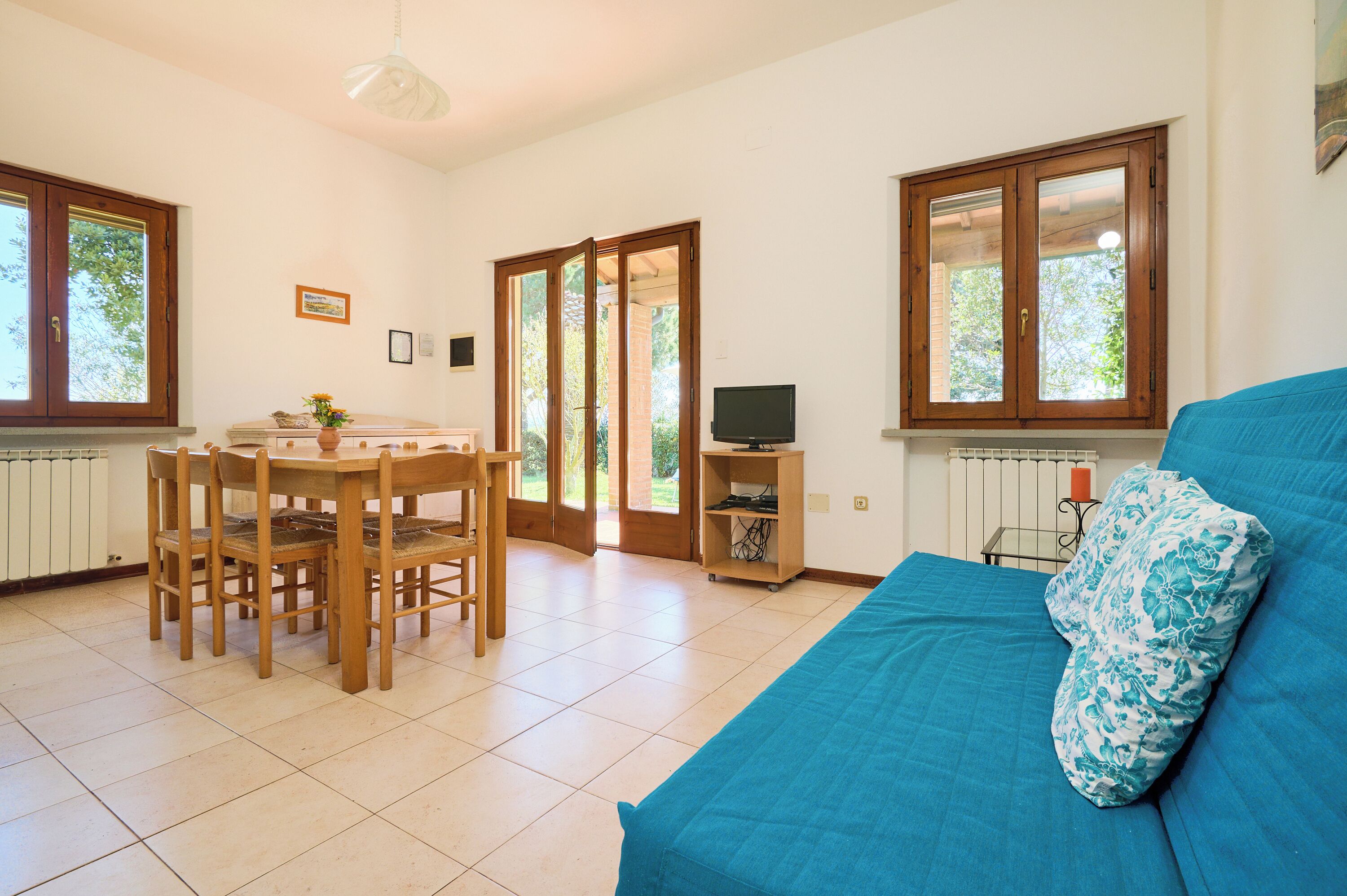 Télévision, table de tennis de table