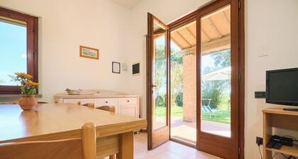 Apartment "Mare Etrusco Villetta D2" with Private Garden & Wi-Fi