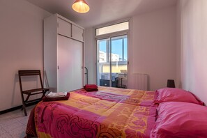 2 habitaciones, tabla de planchar con plancha y wifi gratis 