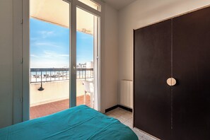 2 chambres, fer et planche Ă repasser, Wi-Fi gratuit, draps fournis