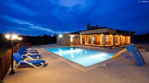 Pool - Rural House 'Villa Es Coll Doret' with Private Pool, Private Terrace and Wi-Fi (Porto Cristo)