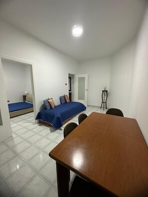 2 多间卧室、WiFi、床单