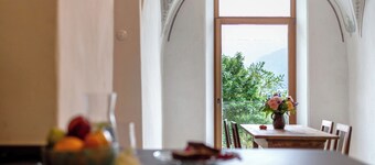 Apartment 'Ansitz Baumannhof 1818' with Mountain View, Shared Garden and Wi-Fi