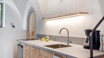 Refrigerador, horno, parrilla de estufa y lavavajillas