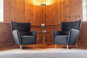 Interior - Holiday Apartment 'Ansitz Baumannhof Gotik' with Mountain View, Shared Garden and Wi-Fi (Falzes)