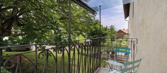 Apartment 'Ansitz Baumannhof Erker Suite' with Mountain View, Shared Garden and Wi-Fi