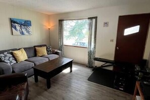 Smart TV, stereo, offices