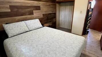 1 slaapkamer, een bureau, een strijkplank/strijkijzer, gratis wifi