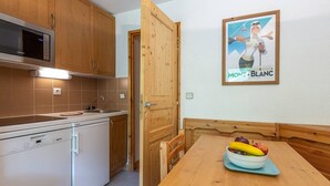 Unclassified image, 5 of 10, button - Ski-in ski-out apartment Méribel Mottaret (Méribel)