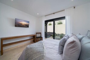 3 habitaciones, escritorio, tabla de planchar con plancha y wifi