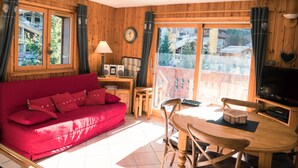 Unclassified image, 4 of 19, button - Cozy apartment in Méribel with balcony and garage (Méribel)