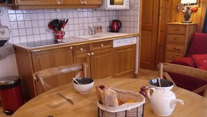 Unclassified image, 5 of 19, button - Cozy apartment in Méribel with balcony and garage (Méribel)
