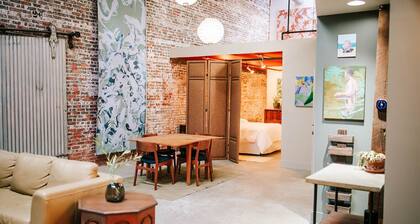 Pet Friendly 2BR DAWGout by MHM Luxury Properties