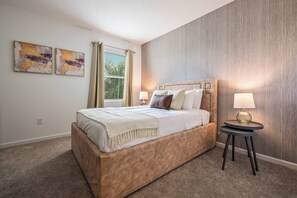 7 Schlafzimmer, Bügeleisen/Bügelbrett, Reisekinderbett, WLAN