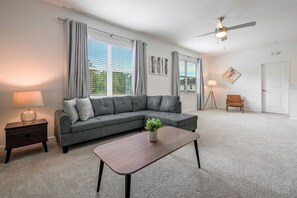 Smart TV, table tennis